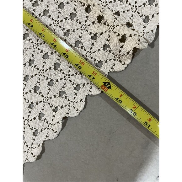 Vintage Hand Crochet Lace Tablecloth Ecru 72”x48” Scalloped Edge - Picture 3 of 6